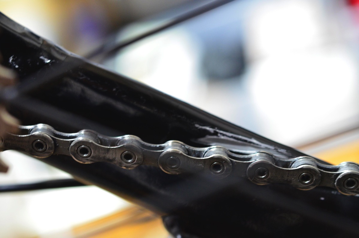 絶体絶命かDAHON Curve D7のフレームがチェーンで削れていた!