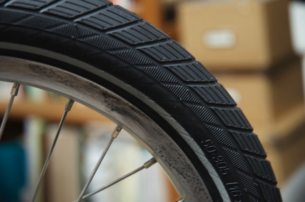 DAHON Curve D7のタイヤをSchwalbe Big Appleに変更した!