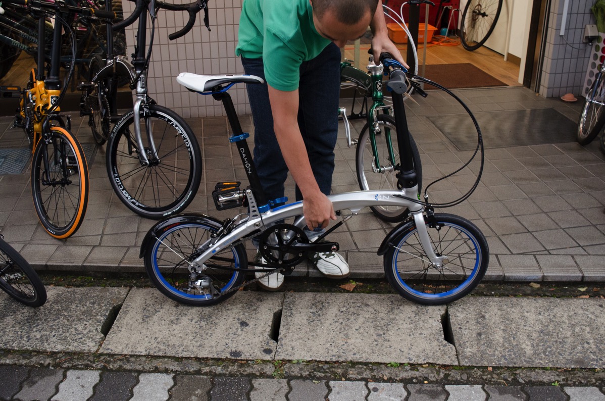 16インチの折りたたみ自転車DAHON EEZZ D3に試乗してみた！ | 自転車で 