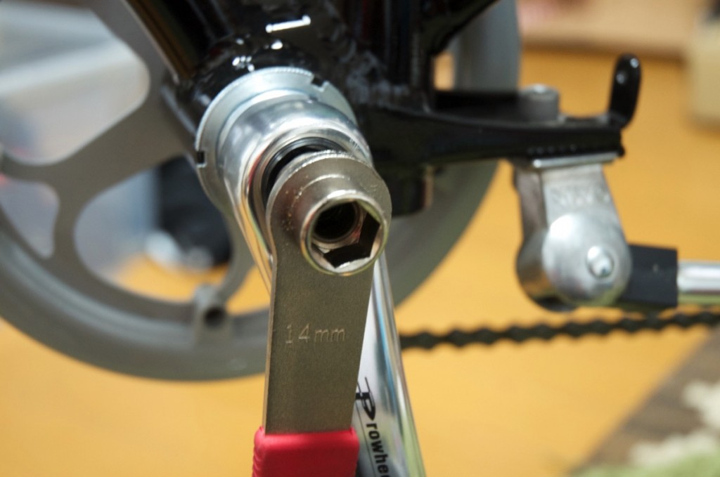 DAHON Curve D7のクランク&BBを変更することにした【その2:右側が外れないんですが】