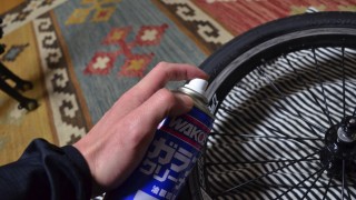 DAHON Curve D7のホイールを磨く、泡と砥石でピカピカになります♪