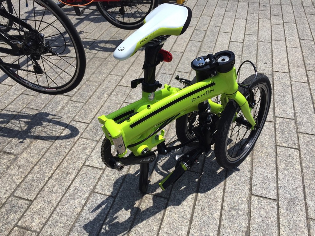 あ〜あ、自分と同じクレイジーな改造をしているDAHON Curve D7を見つけたと思ったら別次元の性能だった話