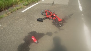 Tyrell FXで落車しました、今回はボトルをおとして自爆です