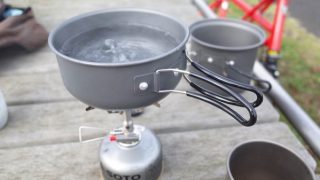 サイクリングとコーヒーの素敵な関係、Snowpeakのコーヒーカップでサイクリング後にコーヒーを飲みました!