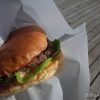 サイクリストなら和牛100%の巨大ビンゴバーガーを食せ!【道の駅「三芳村」鄙の里】